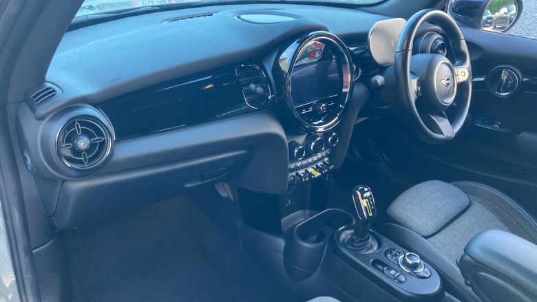 MINI Hatchback 135kW Cooper S Level 2 33kWh 3dr Auto Electric Hatchback